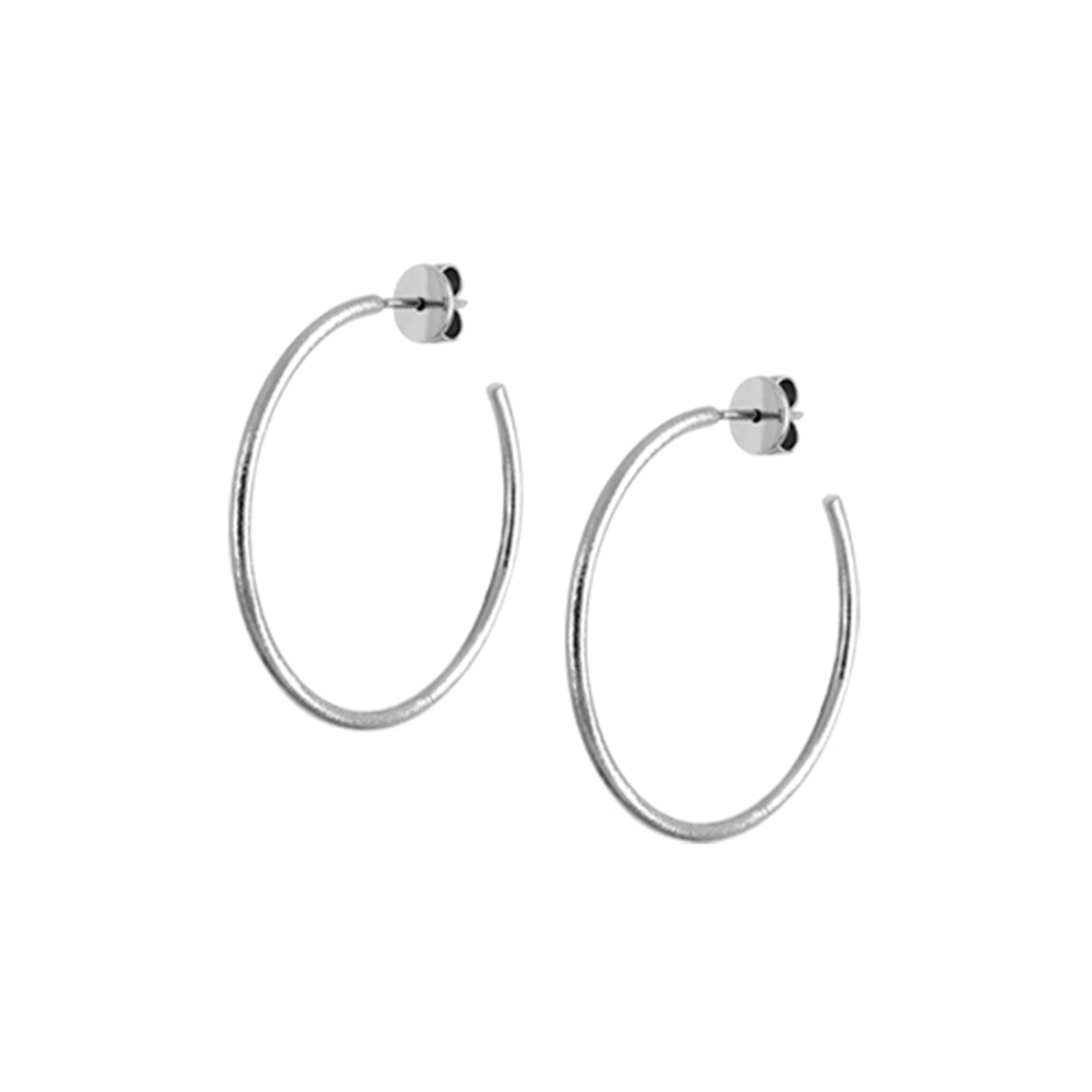 Títaníum eyrnalokkar (hoops) áferð fínhammraðir og póleraðir. Lokkarnir er 39 mm í þvermál - 2 mm á hæð og breidd.  Vara frá Zeezen. Ófeigur gullsmiðja - ofeigur.is