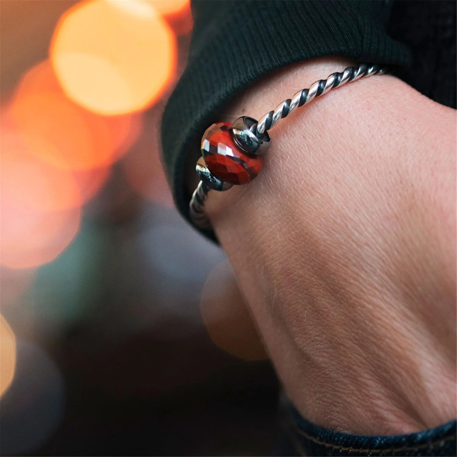 Trollbeads - Oxideraðir Silfurstopparar (2 stk)&nbsp;… Og skapaðu ró í lífi þínu… Eða í kúlunum sem rúlla fram og til baka á armbandinu þínu. Ófeigur gullsmiðja, Skólavörðustíg 5, 101 Reykjavík - ofeigur.is