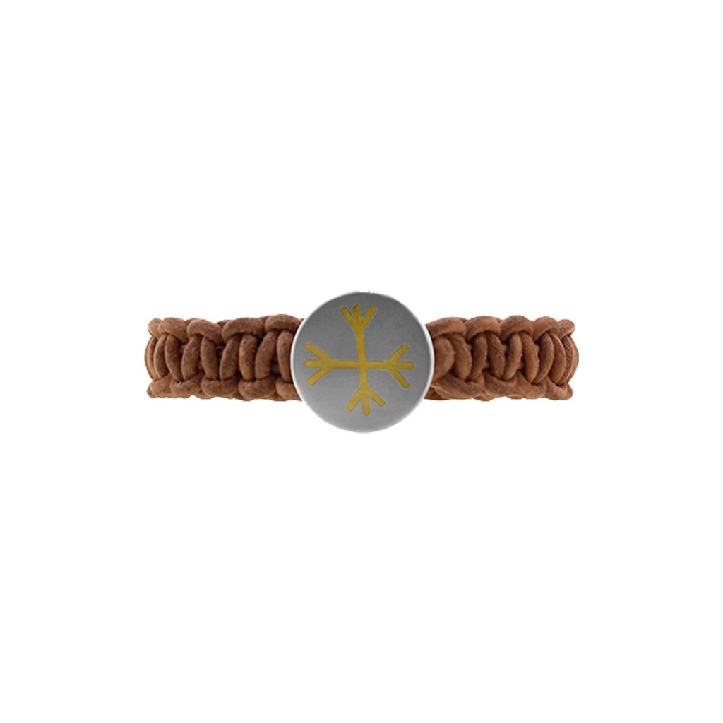 Ægishjálms leður armband, títaníum skjöldur með 18 karata gull ægishjálmi. Leðurarmbandið er 8mm á breidd. Vara frá Zeezen. Ægishjálmur - Helm of Awe Leather Bracelet with titanium and 18k gold. Ófeigur gullsmiðja - ofeigur.is 